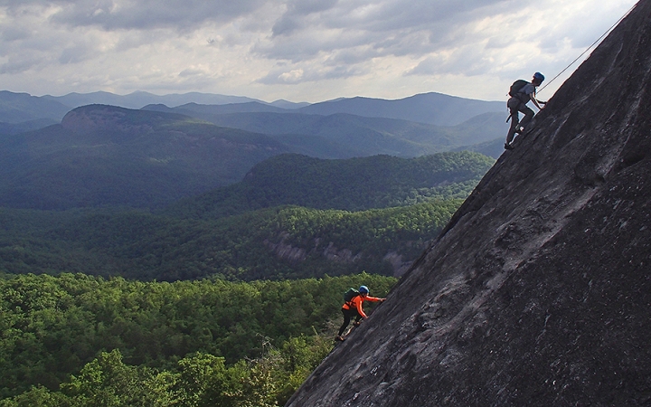 climbing and repelling excursions